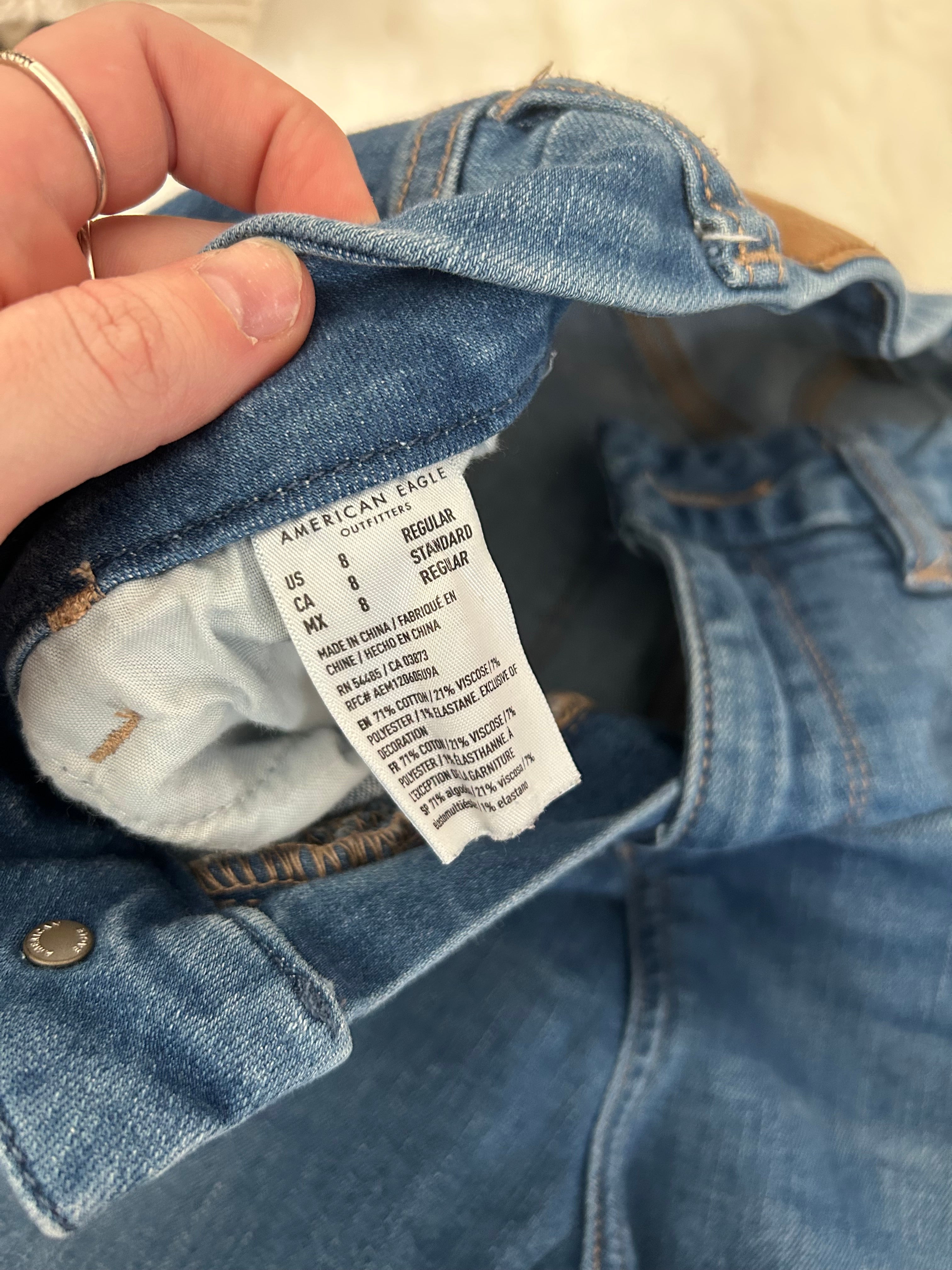 AMERICAN EAGLE JEANS SIZE 8 HIGH RISE