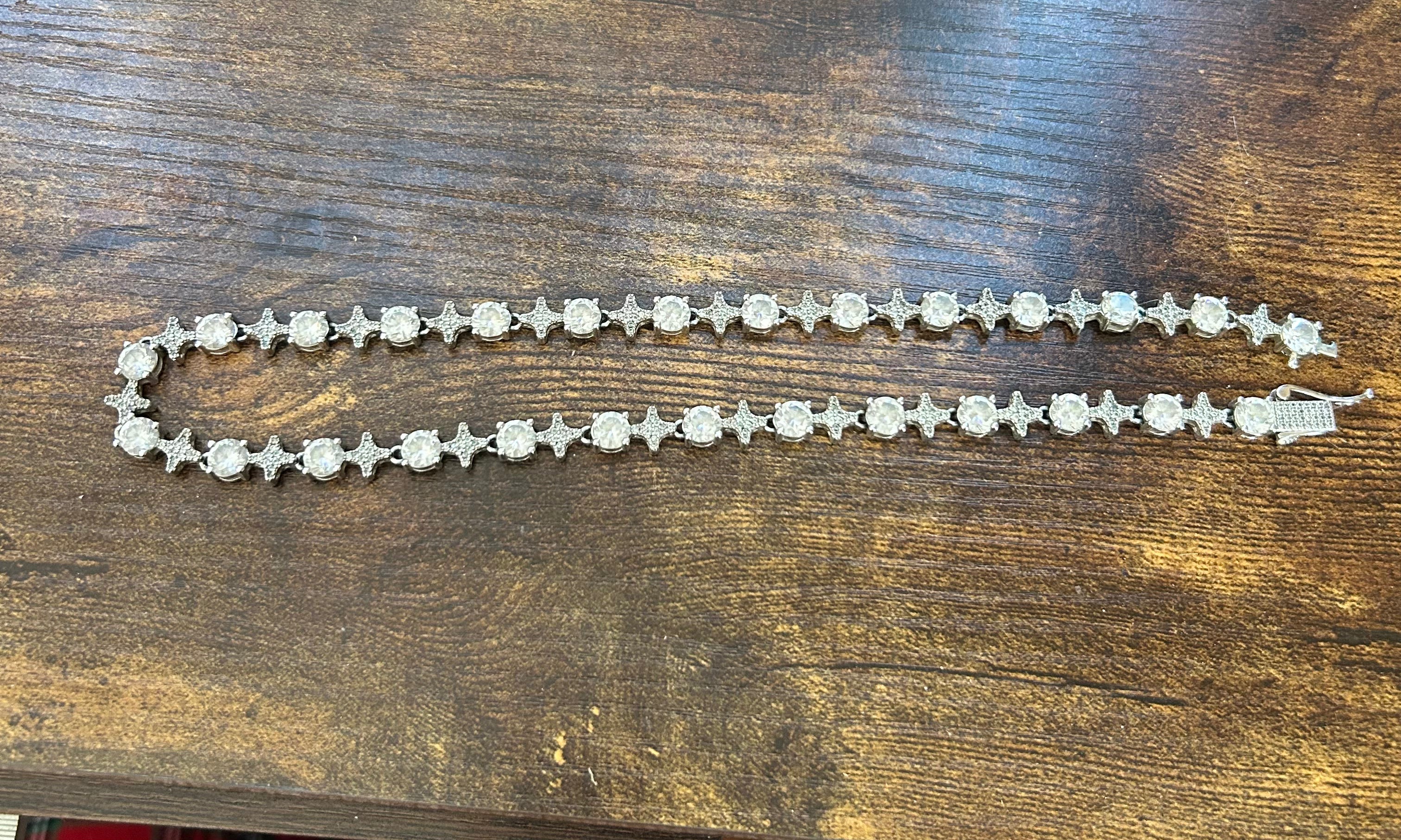GLD 16 inch Round Stone Star Tennis Chain in White Gold - 8mm