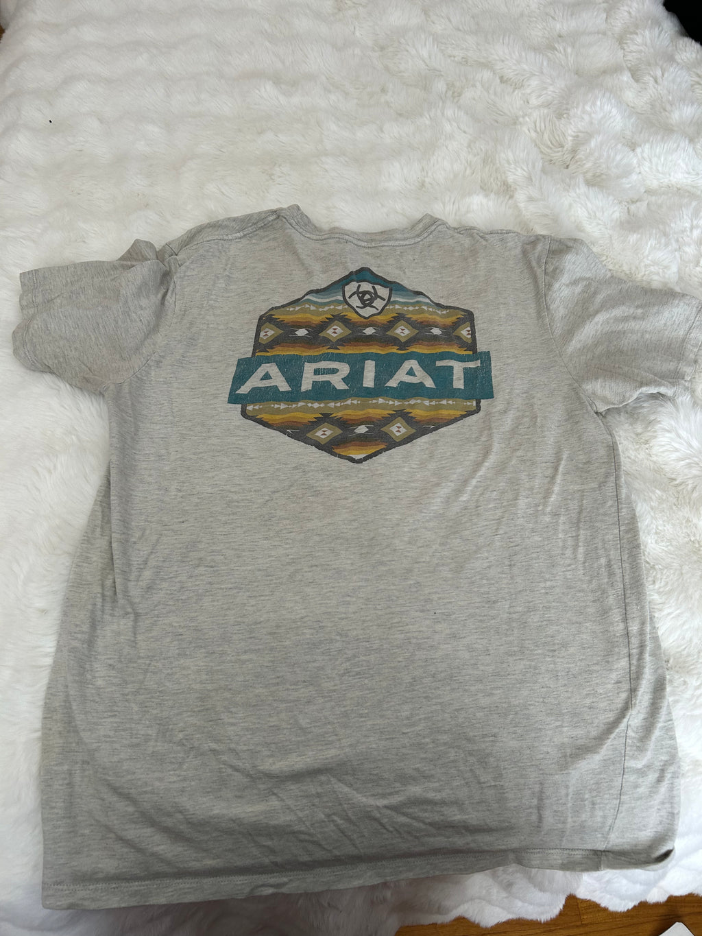 ARIAT MENS L t shirt