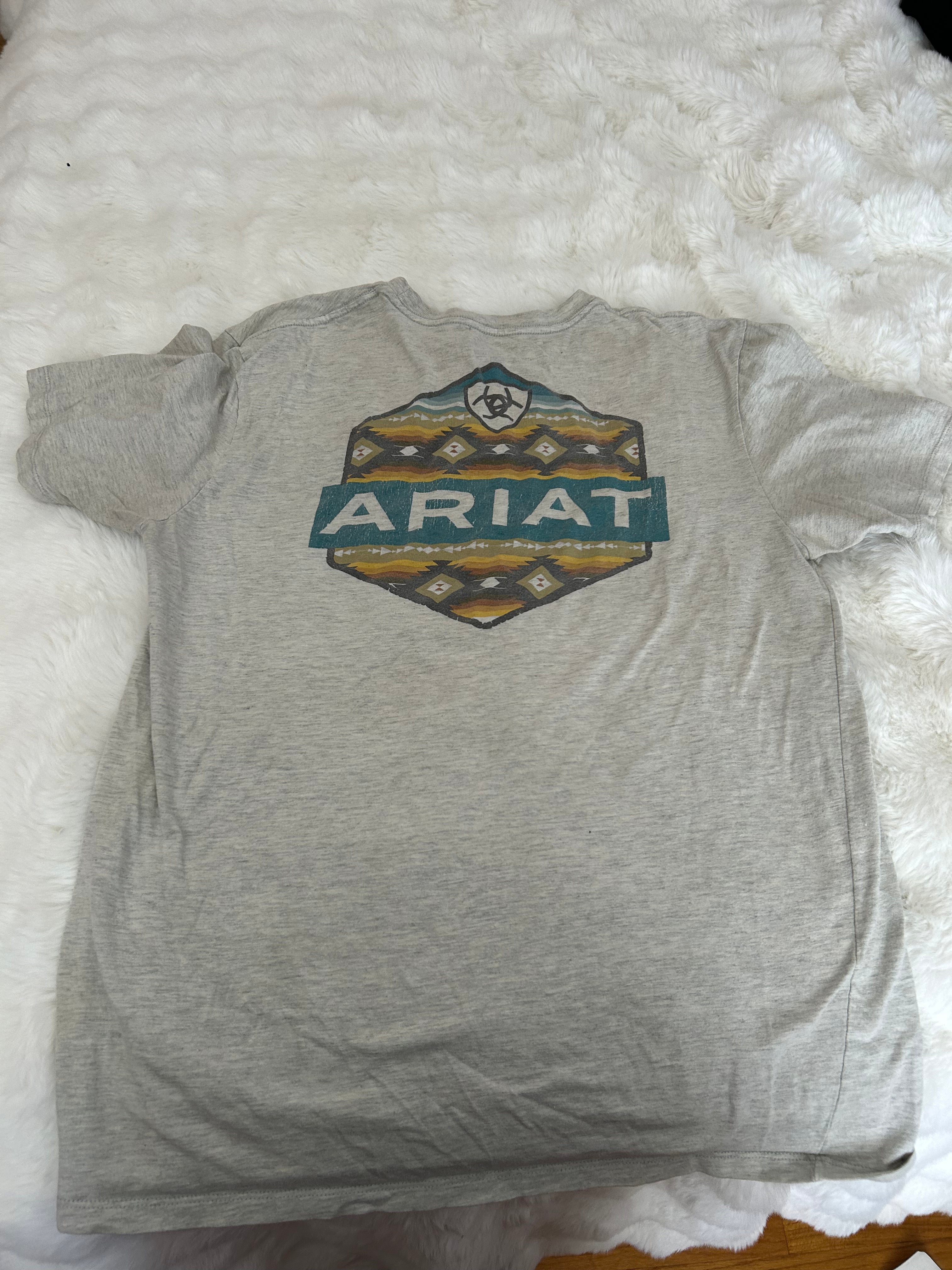 ARIAT MENS L t shirt