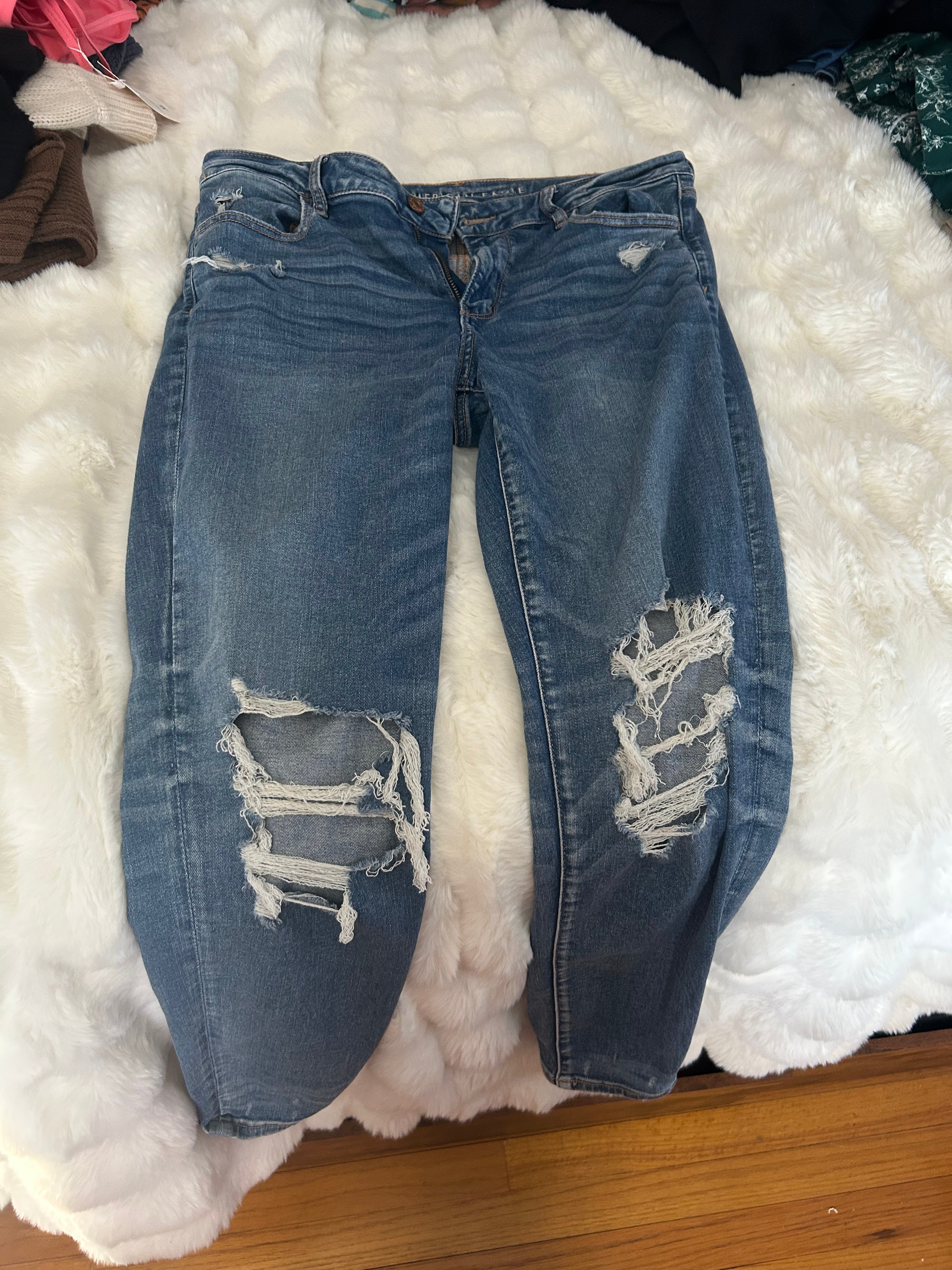 AMERICAN EAGLE JEANS SIZE 14 HIGH RISE