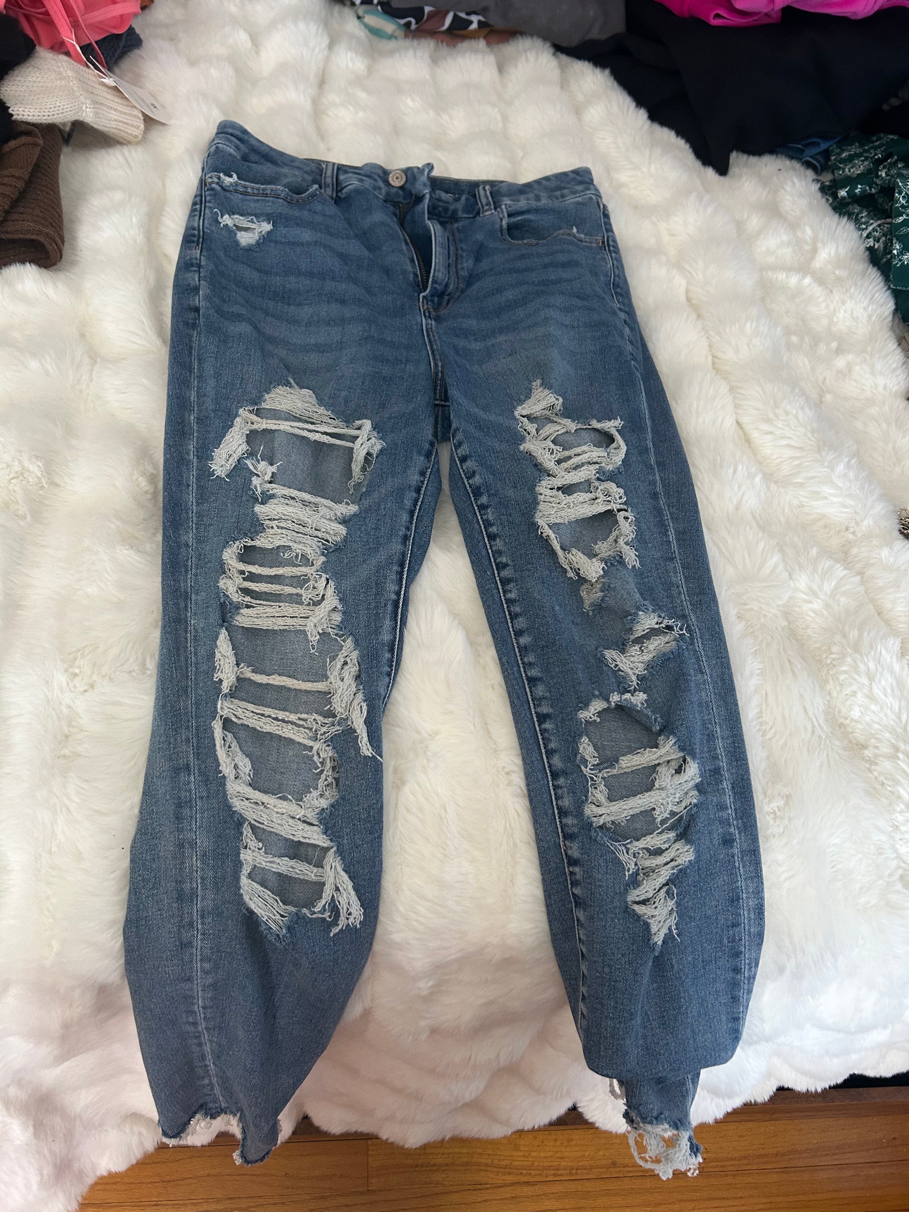 AMERICAN EAGLE JEANS SIZE 8 HIGH RISE