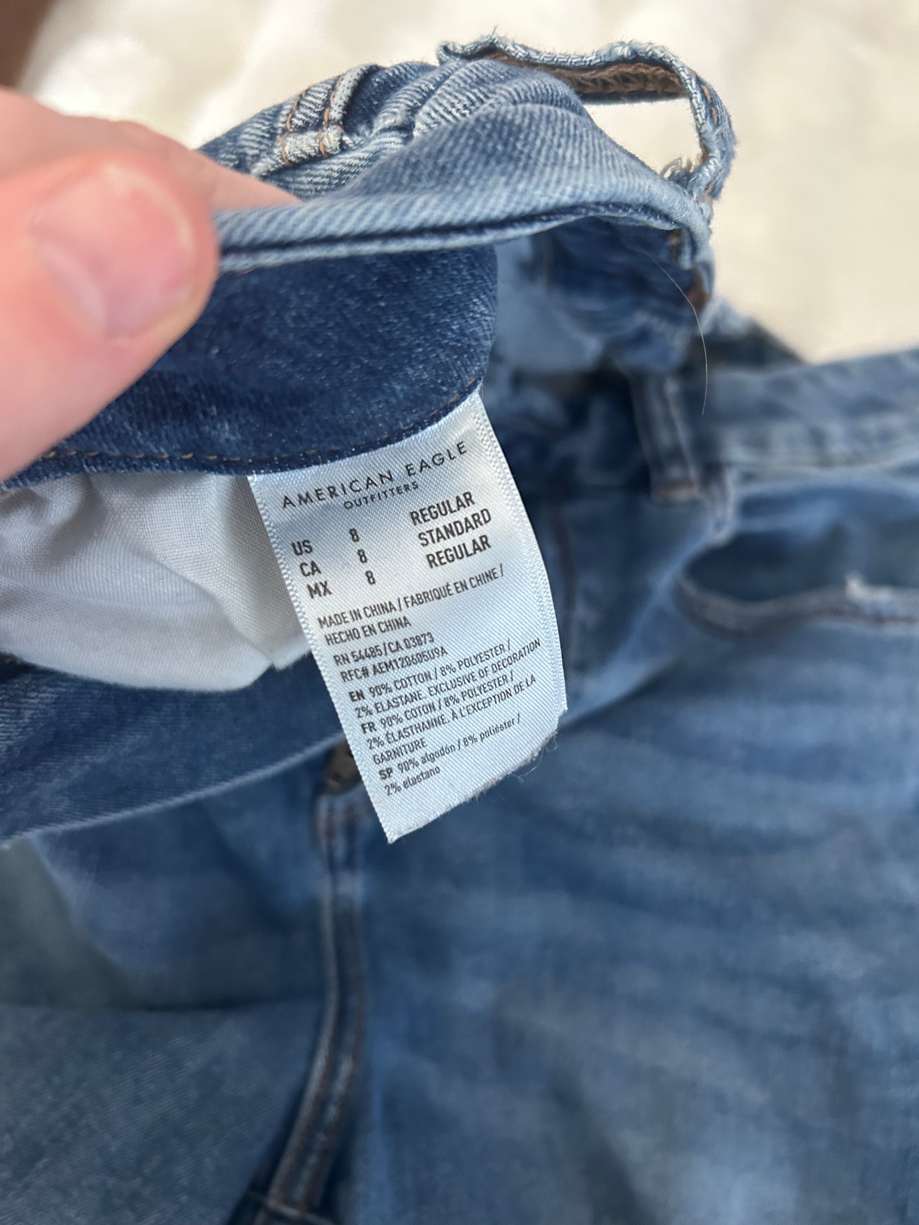 AMERICAN EAGLE JEANS SIZE 8 HIGH RISE