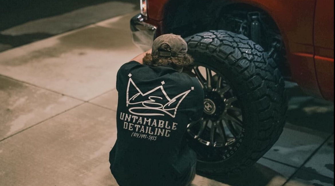 UNTAMABLE DETAILING T SHIRT image 3